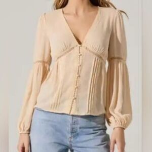 ASTR The Label Cream Boho Lace Trim Peasant Blouse Size XS